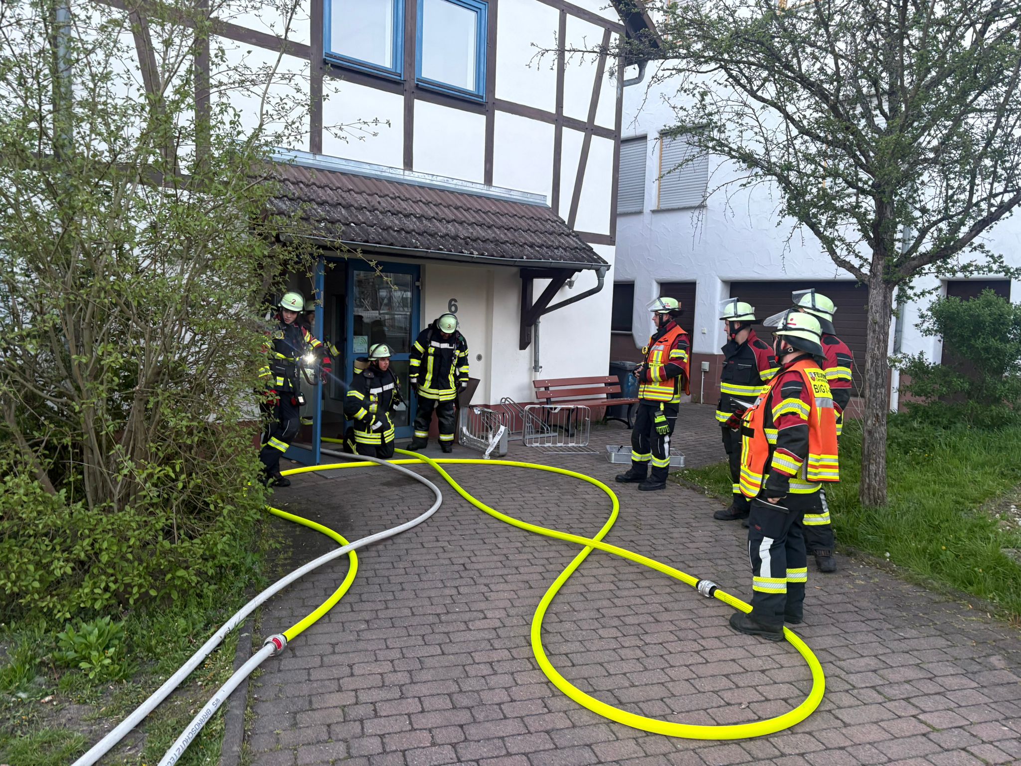 Wenn jede Sekunde zählt: Realitätsnahe Einsatzübung im Dorfgemeinschaftshaus